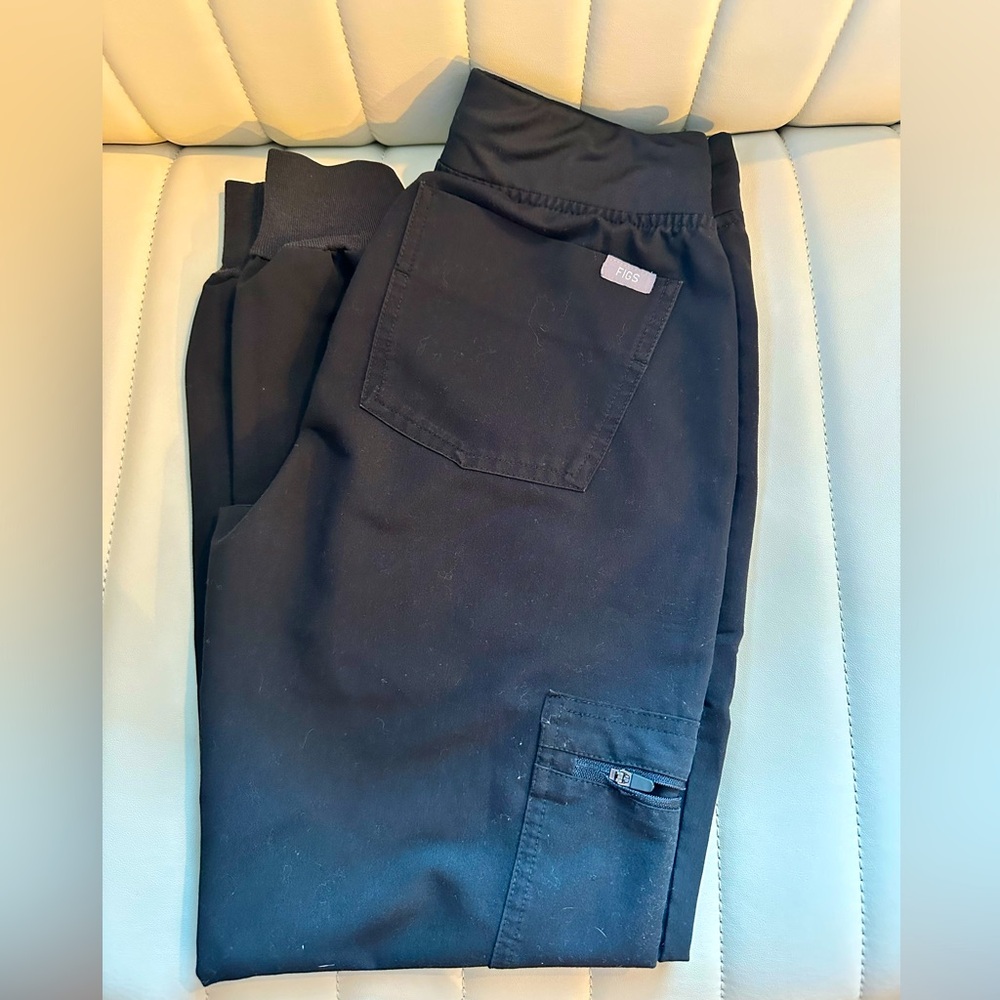 Figs jogger scrub pants. Black XXSP.